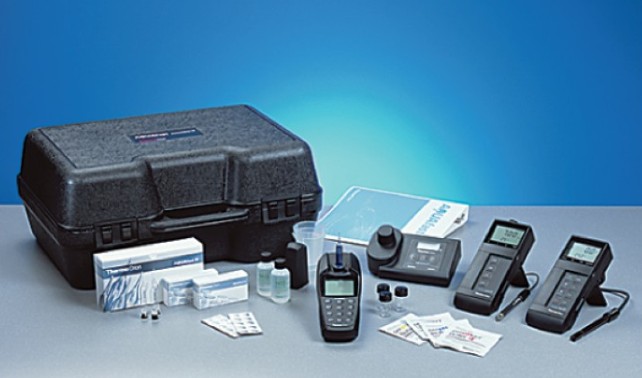 AQ4EK1移動實(shí)驗(yàn)室水質(zhì)分析儀