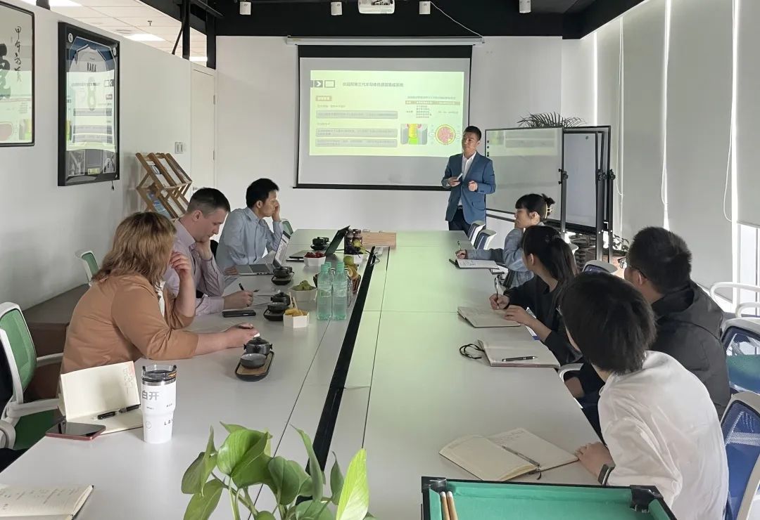 <a href='http://m.doggyphat.com/Ppzq/atomtex.html'>白俄羅斯ATOMTEX</a>的IVAN MIAKOTA