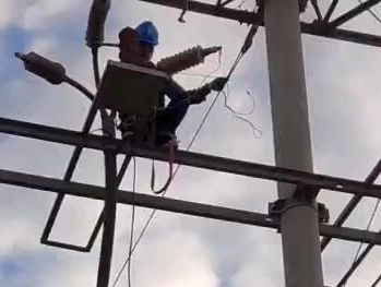 康高特Ronaldo高能量<a href='http://m.doggyphat.com/Ppzq/ersted.html'>電纜故障定位儀</a> 現(xiàn)場(chǎng)準(zhǔn)確檢測(cè)35kv電纜故障點(diǎn)