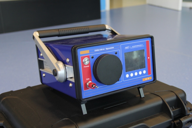 朝露 精密智能露點(diǎn)儀